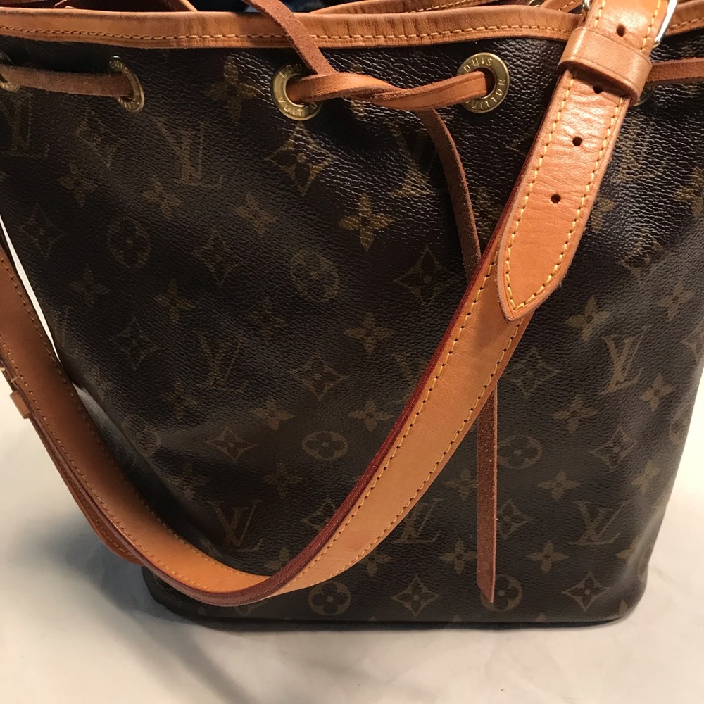 LV PETITE NOE